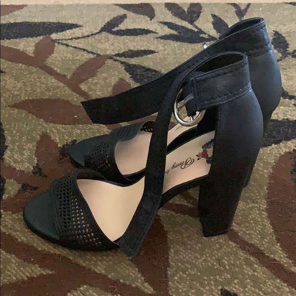 Black Strappy Heels - Picture 4 of 8